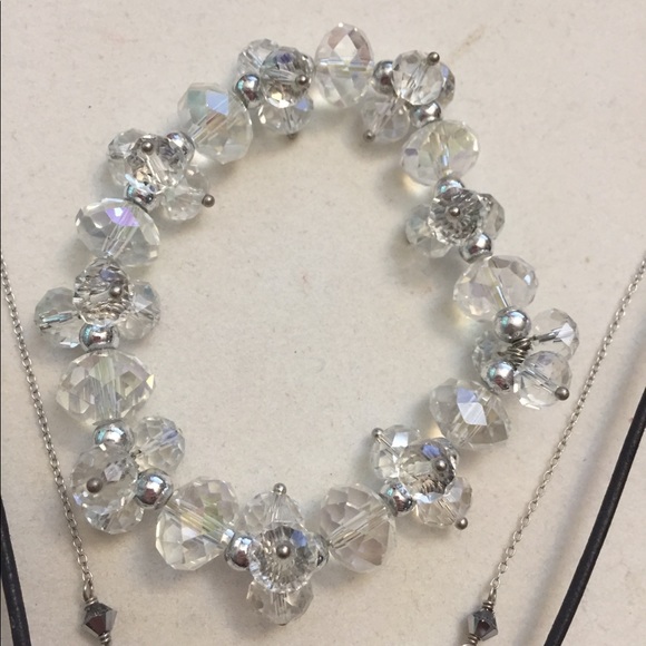 Super fun Crystal set of necklaces and bracelet - Picture 2 of 7